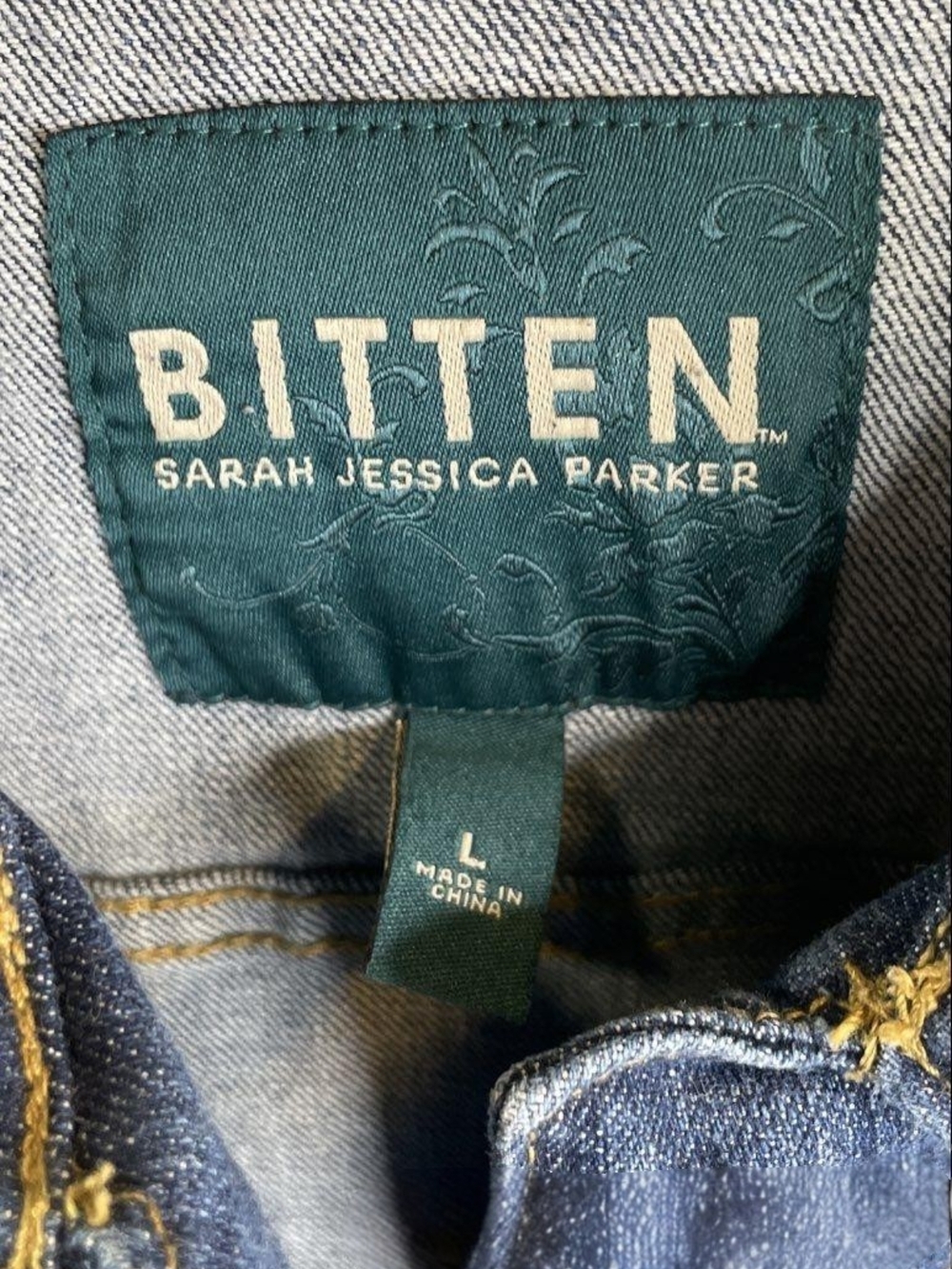 Bitten by Sarah Jessica Parker Y2K Blue Denim Jean Jacket Size Large - Picture 4 of 8